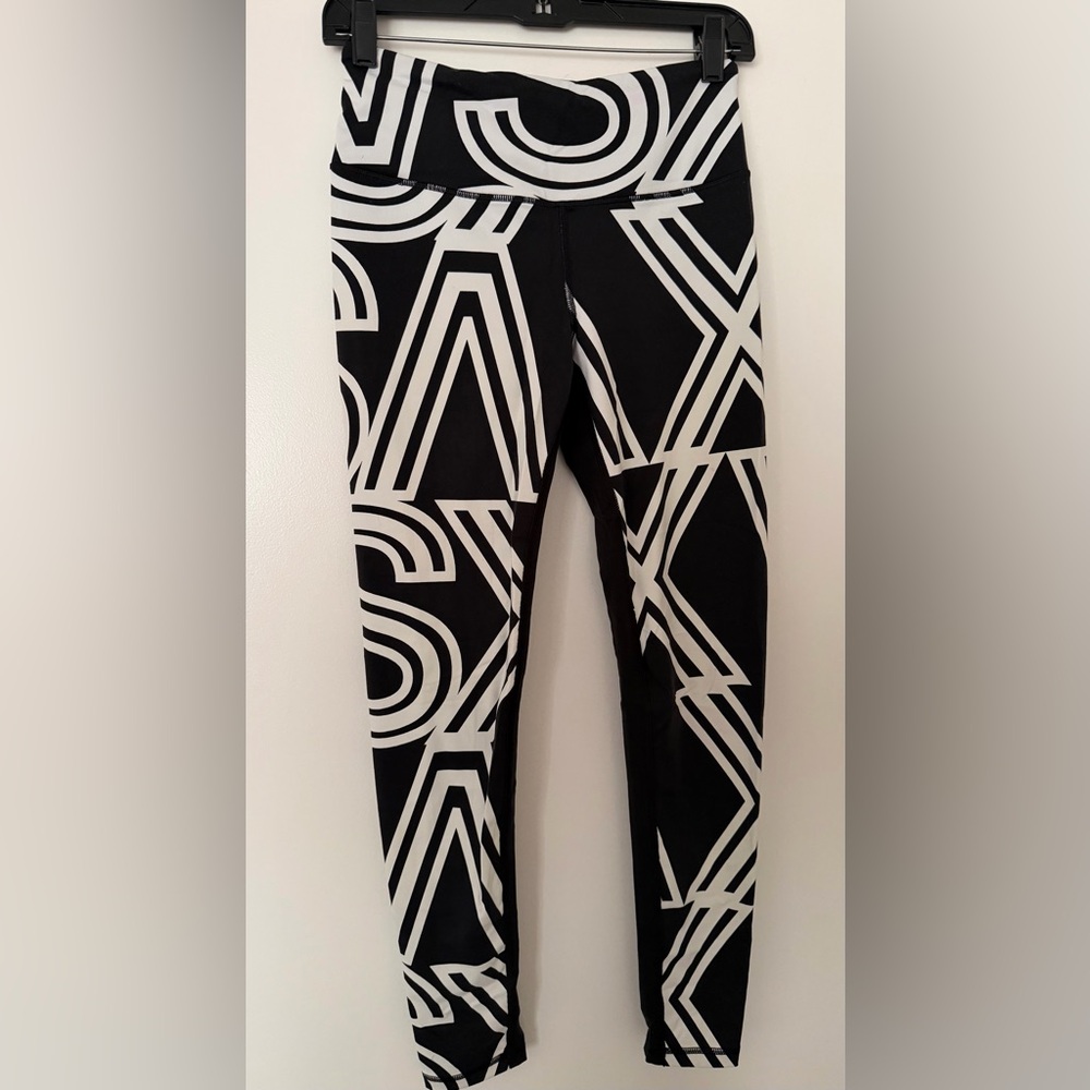 VSX Black and White Geometric High-Waist Leggings